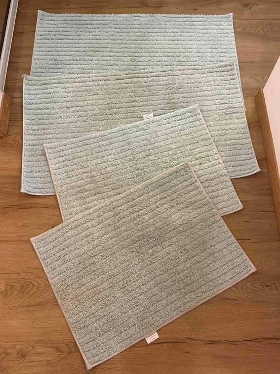 (X's 4) Two 33.5" x 19.5" Gray Bath Mats and Two 23" x 17" Gray Mats