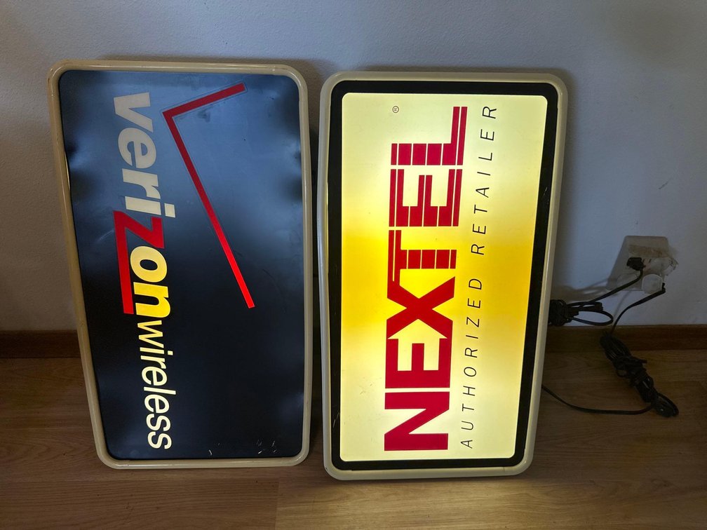 (X's 2) Nextel and Verizon Light Up Signs