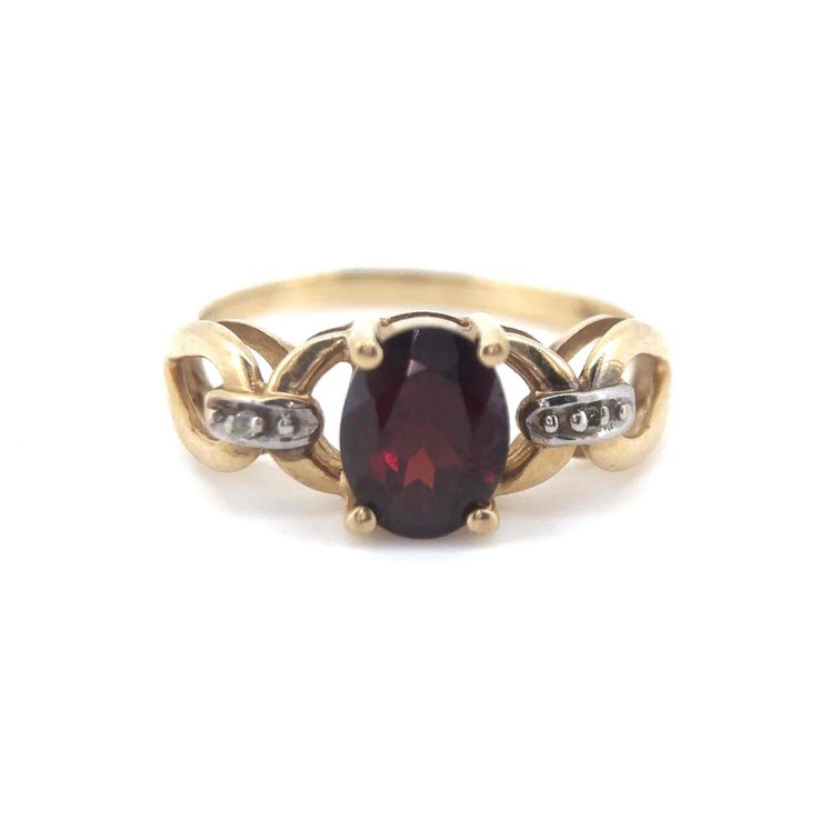 10k Gold Garnet and Two Diamond Accents Size 7.5 Chain-Link Ring