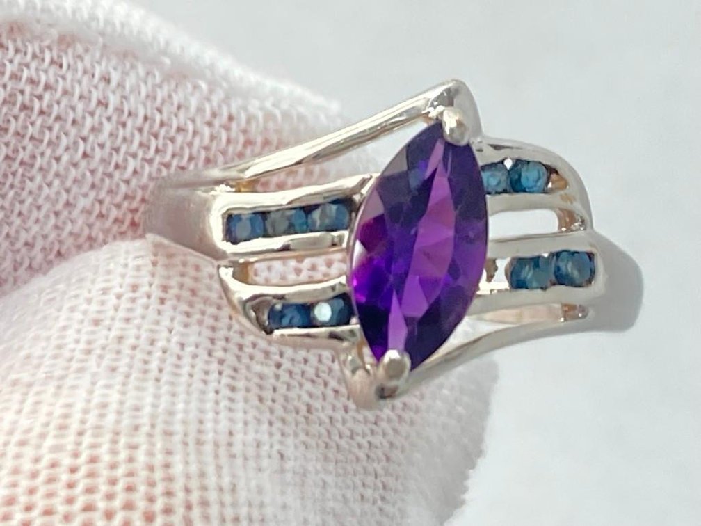 14K Fine White Gold and Diamonds with Amethyst Ring  Size 9.5