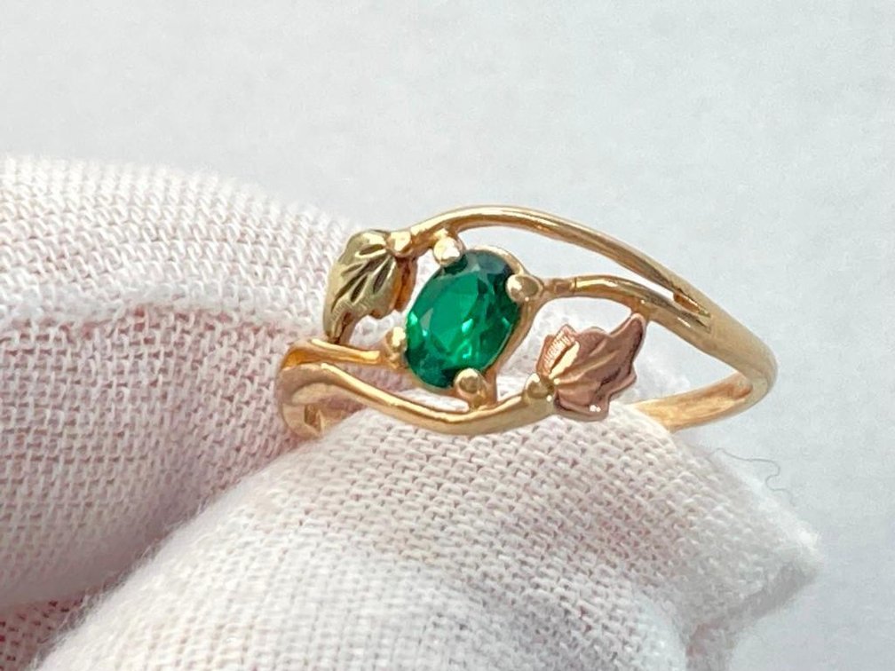 10K Fine Gold Ring with Chromium Diopside Gemstone  Size 8.75