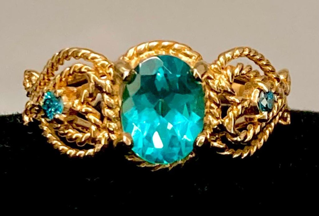 10K Fine Gold Ring with Diamonds and Apatite Center Stone  3.5 grams
