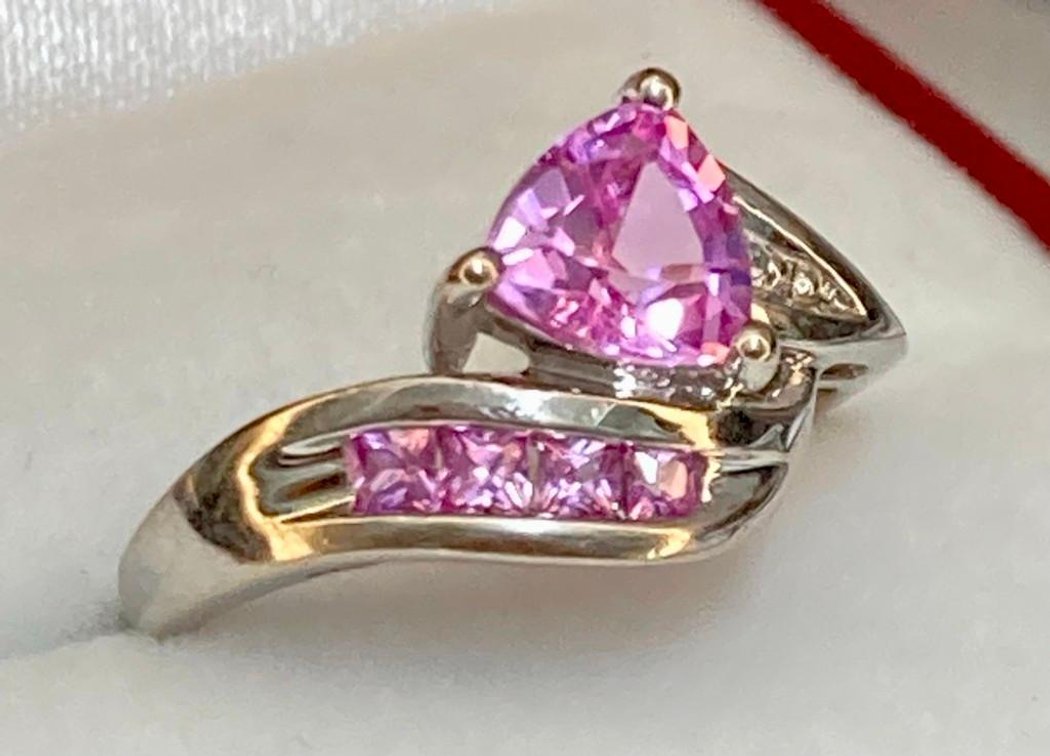 10K Fine White Gold Ring with Diamond and Pink Sapphires