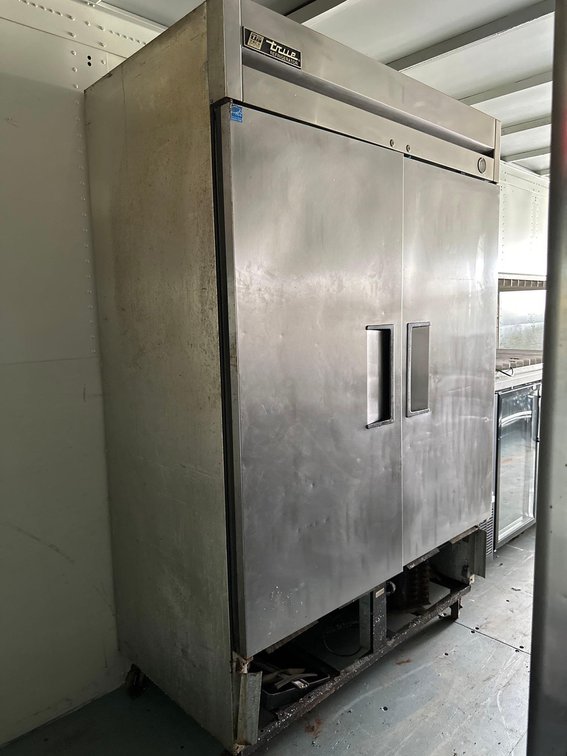 True T-49Solid Door Reach In Refrigerator 