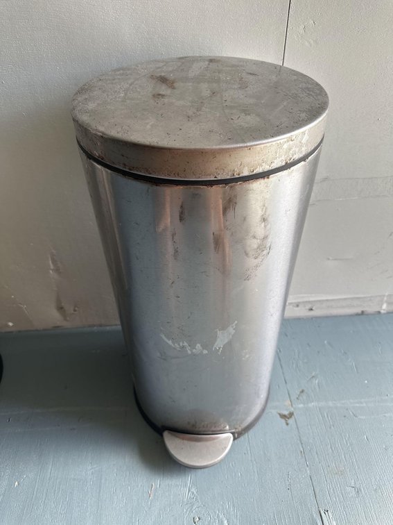 24" Tall Step to Open Rubbish Can 