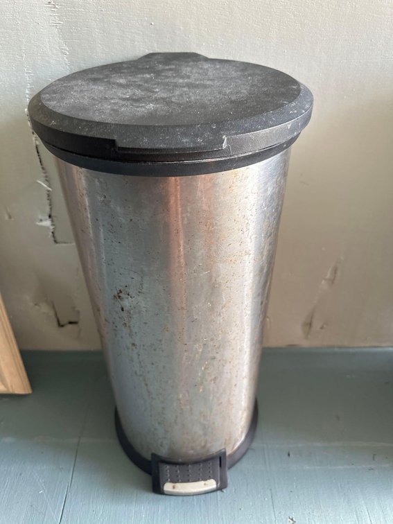 24" Tall Step to Open Rubbish Can 