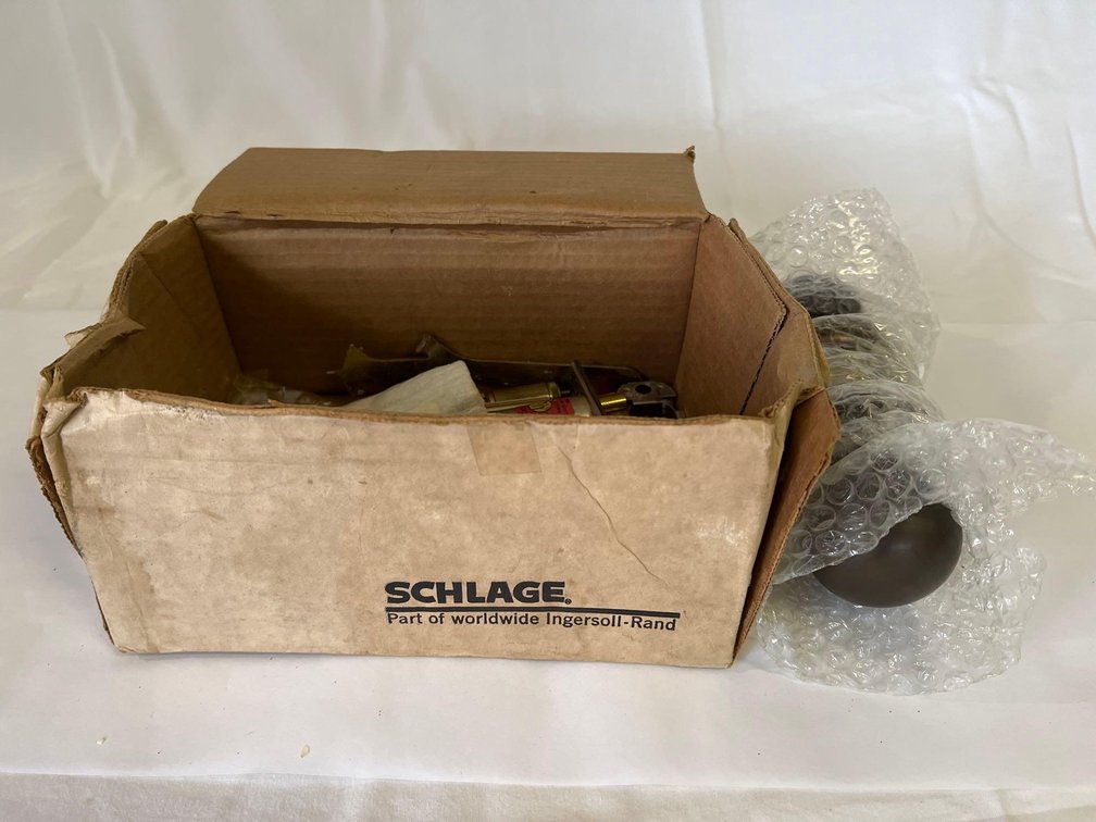 Schlage Doorknob with accessories 