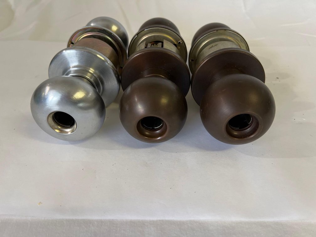 3 doorknob sets