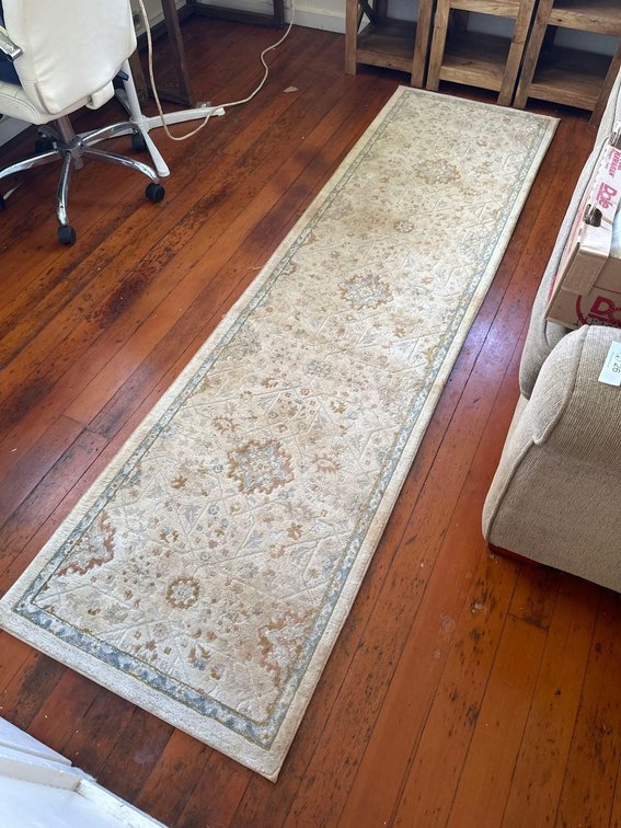Centenno 26.2in X 96in Lia Ivory with Blue Texture Rug Runner 