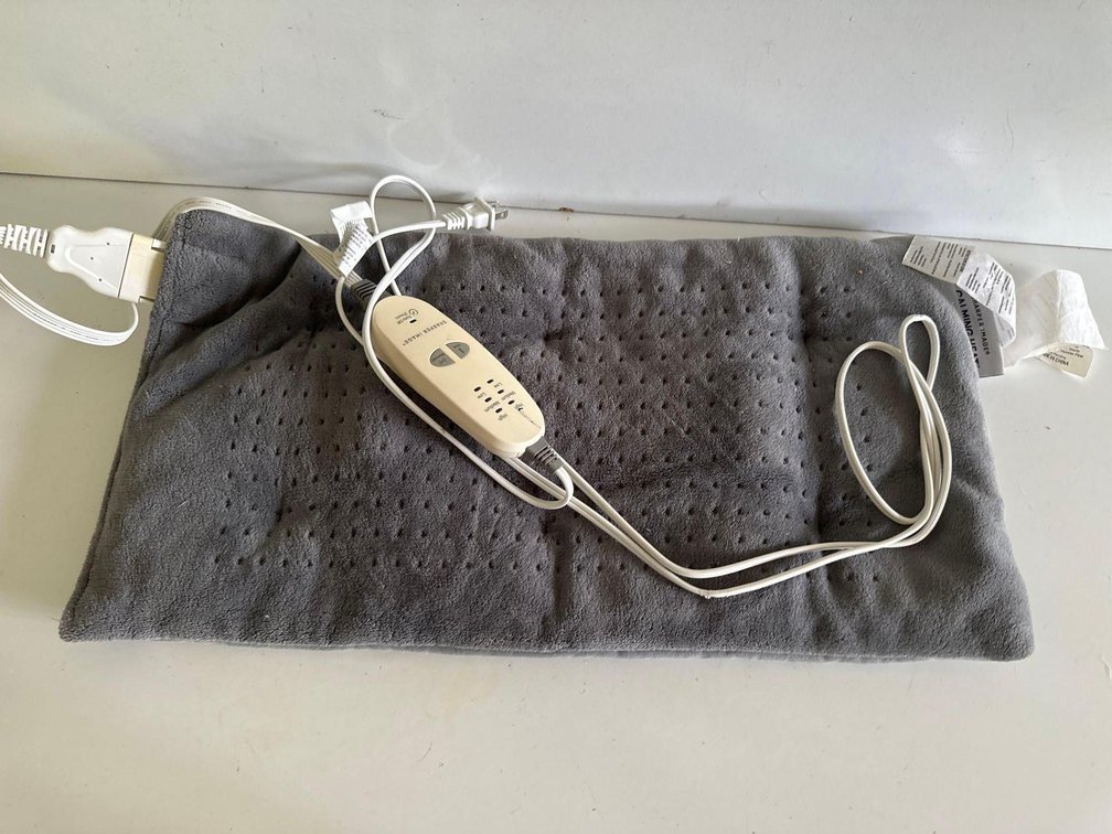 Sharper Image Calming Heat Massaging Weight Heat Pad 