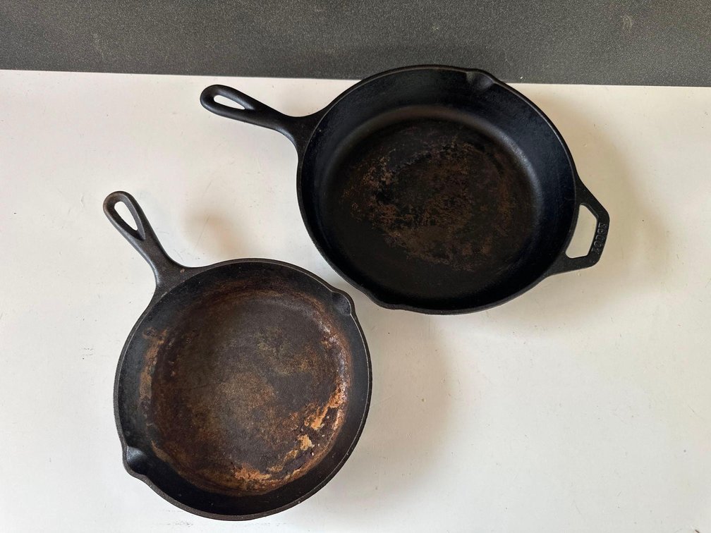 (X's 2) Lodge Cast Iron Pans