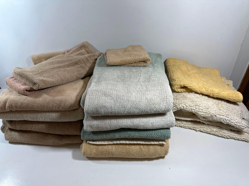 Mixed Bath Towels and Bath Mats 