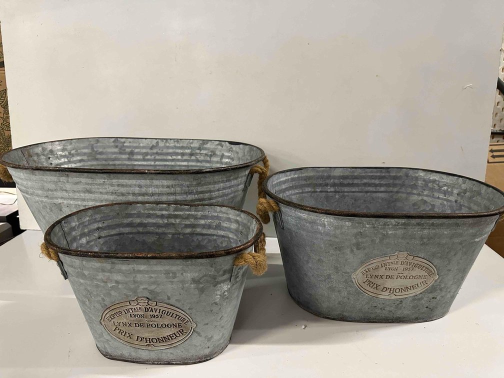 (X's 3) "Lynx De Pologne" Metal Rustic Bucket/Bins with Rope Handles 