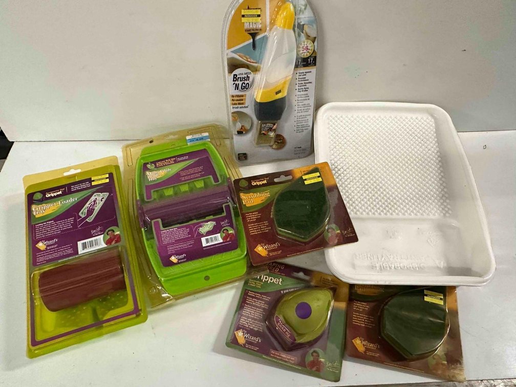 Paint Tray and Grippet Scrubbing Pads