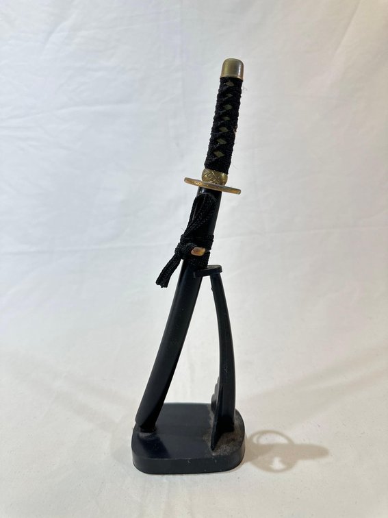 Samurai Tanto Dagger with Sheath and Stand 