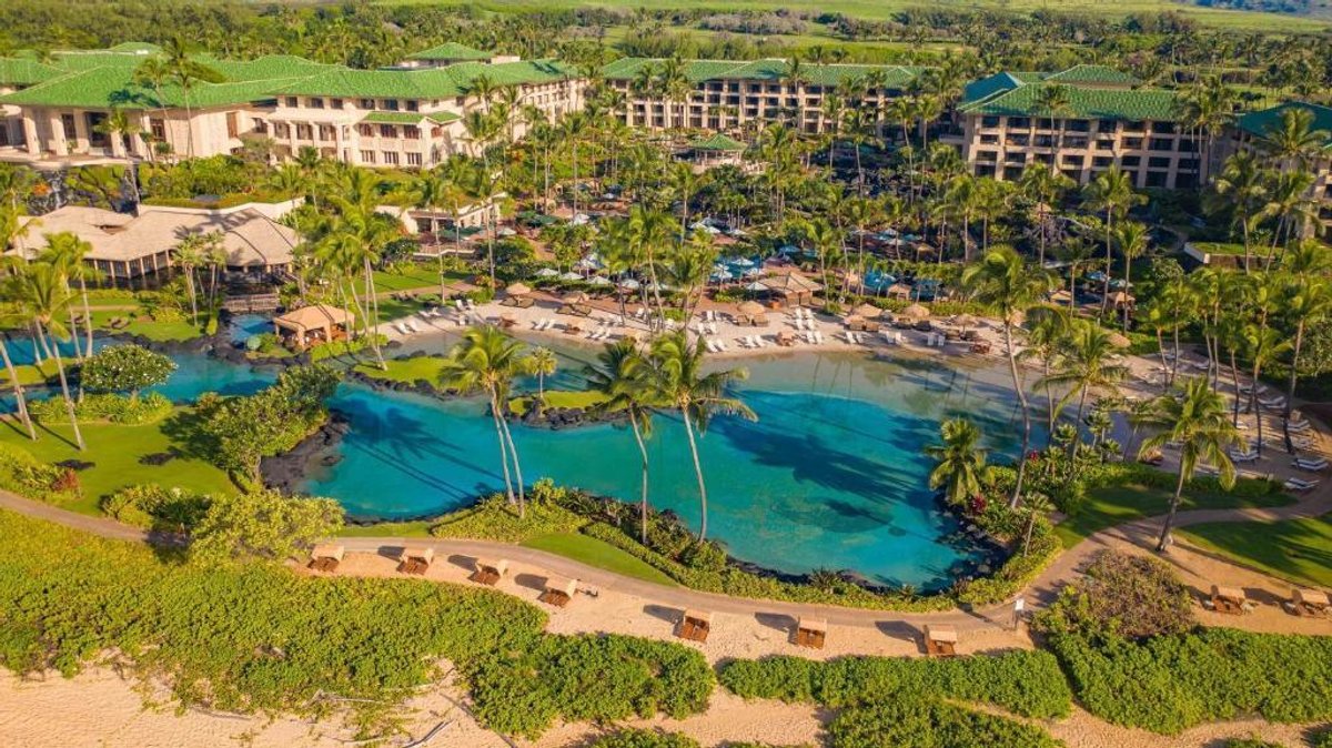 Grand Hyatt 1 Night Stay with Breakfast for 2 