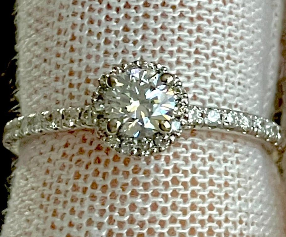New!* 14K Solid Gold with 32 Natural Diamonds Ring, E Color, VVS 1, Excellent, Excellent Symmetry