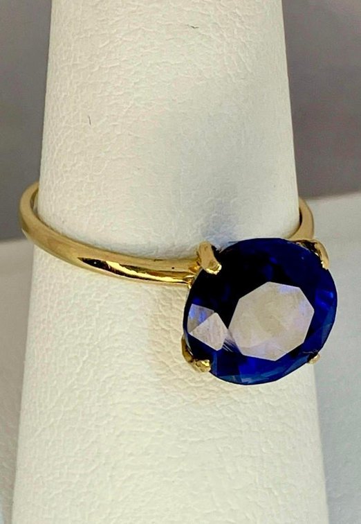 14K Solid Gold with 6.25 Carat Blue Sapphire Ring