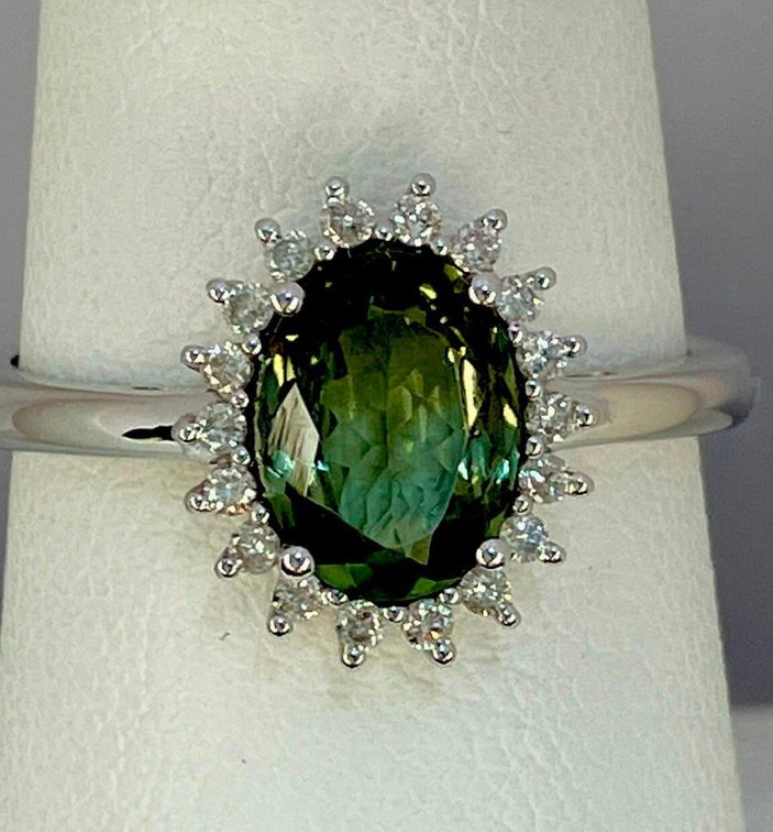 New!* 14K Solid Gold , Diamonds and Green Tanzanite Ring