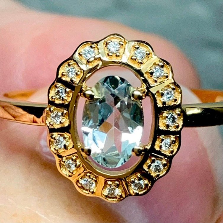NEW 14K Solid Gold Aquamarine and Diamond Ring