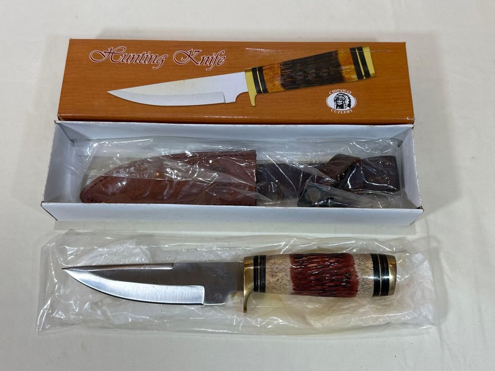 New in Box - Chipaway Hunting Knife with Sheath 