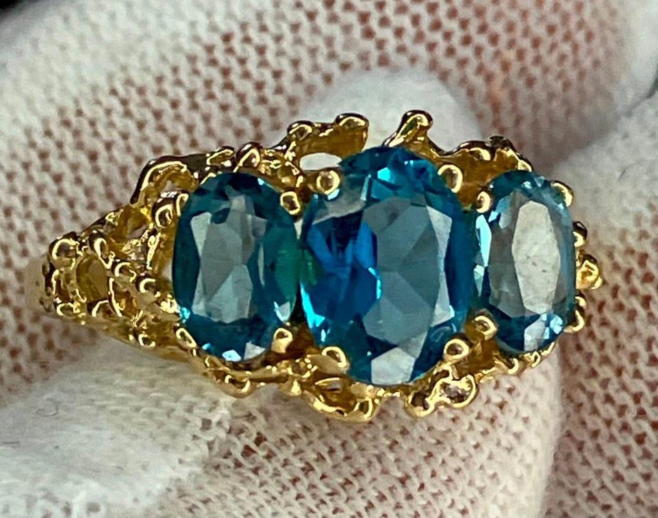 14K Solid Gold Ring with Three Blue Topaz   3.08 Grams