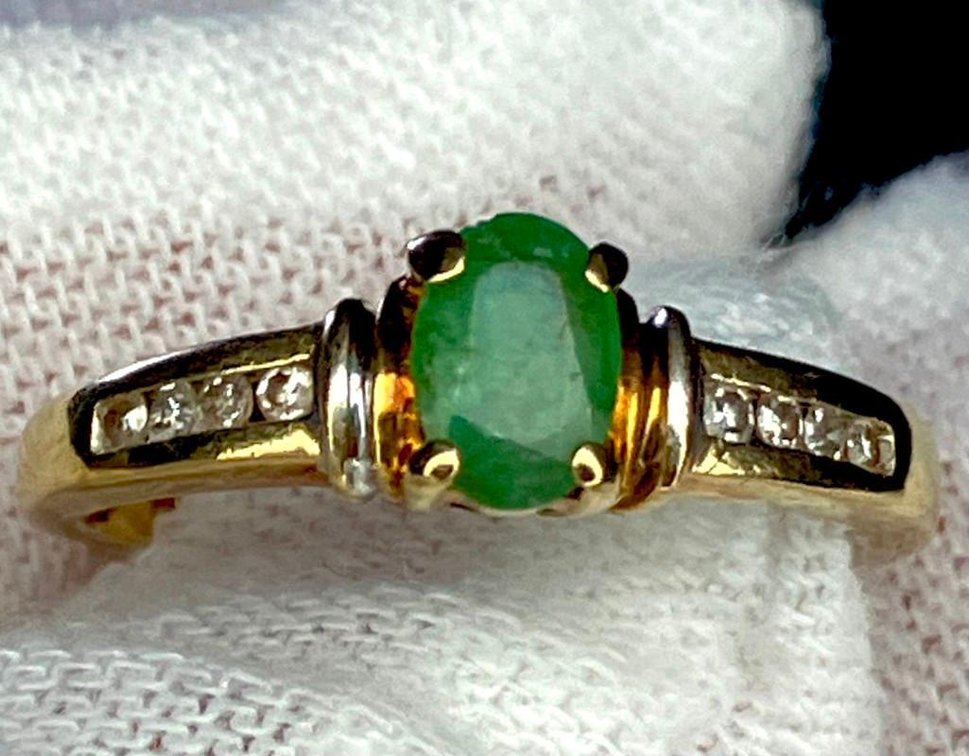 10K Genuine Gold Emerald and Diamond Ring