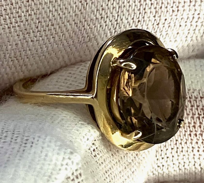 10K Genuine Gold Brown Quartz Ring   3.73 Grams