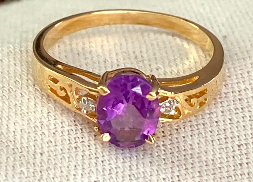 10K Genuine Gold Amythyst and Diamond Ring