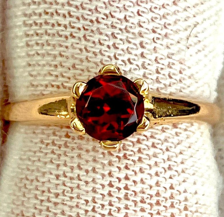 14K Solid Gold Ring with Exquisite Red Garnet 