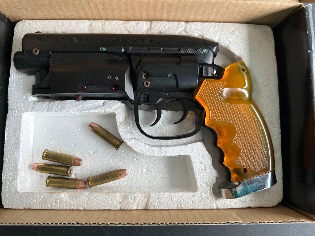 Off World Inc Blade Runner (Movie) Replica Gun Made in Austria 