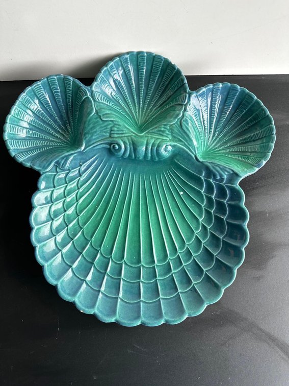 Chip/Dip Scalloped Seashell Dish 