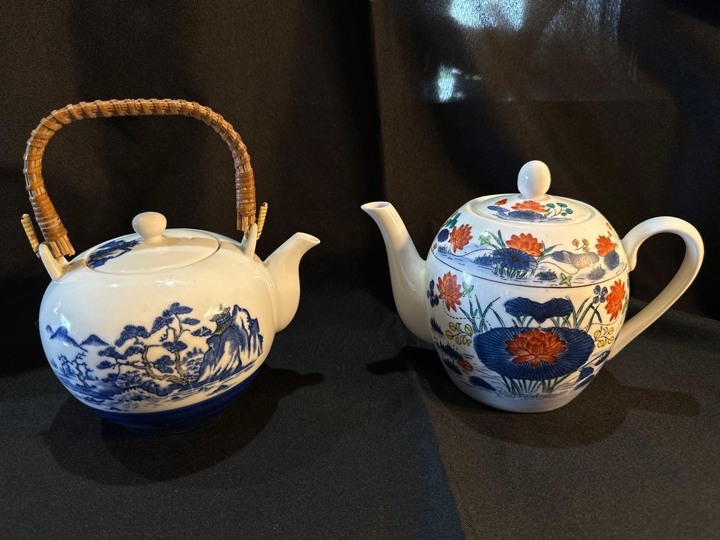 (X's 2) Tea Kettles 
