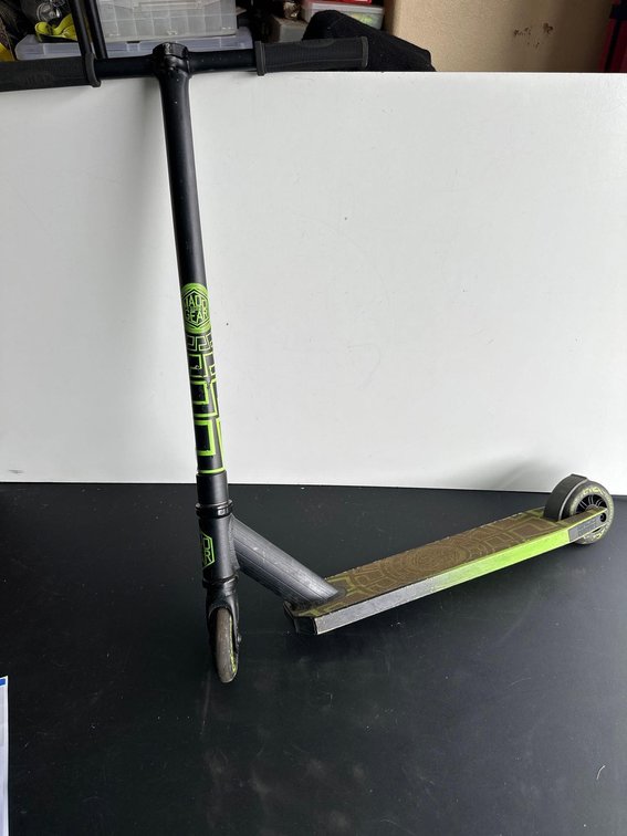Madd Gear Green/Black Scooter 