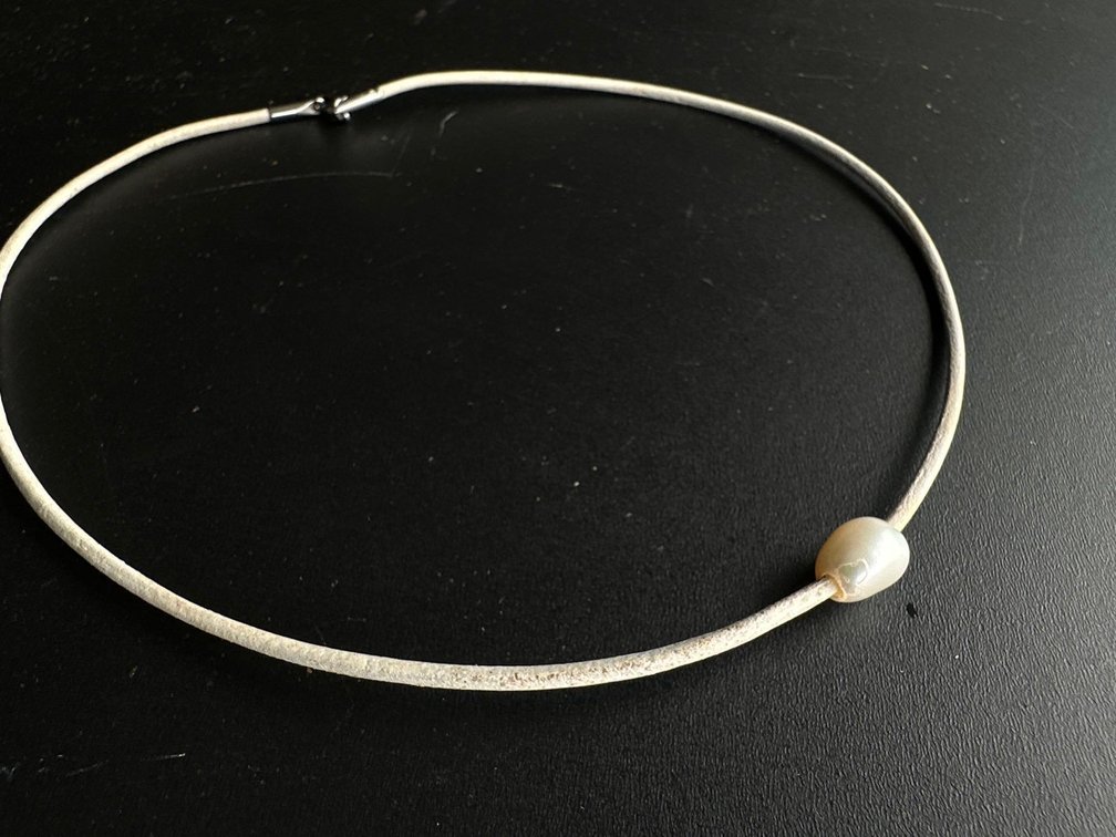 Single Freshwater Pearl Necklace 
