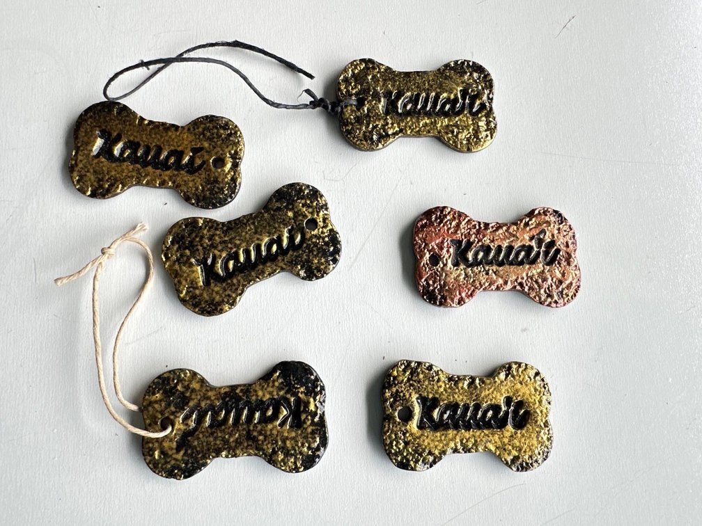 (X's 6) Kauai Bone Shaped Tags 