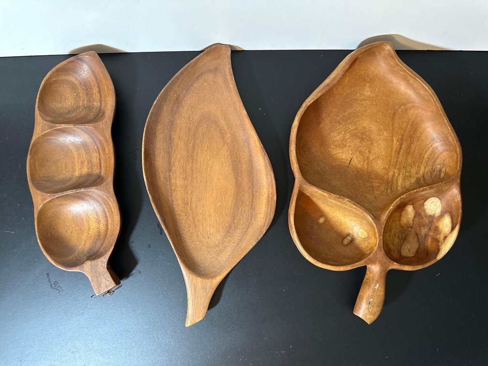 (X's 3) Leaf Shape Monkeypod Wood Dishes 