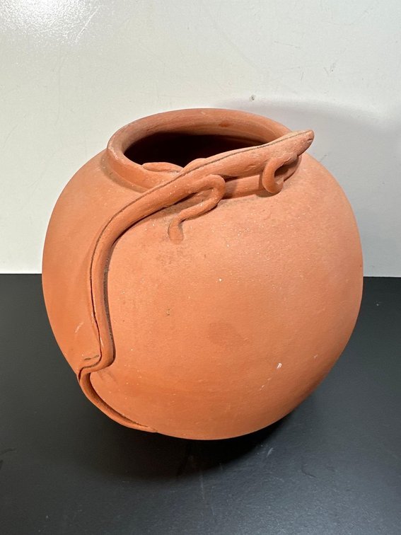 Kitty Brig Made in Portugal Handcrafted Iguana Vase 
