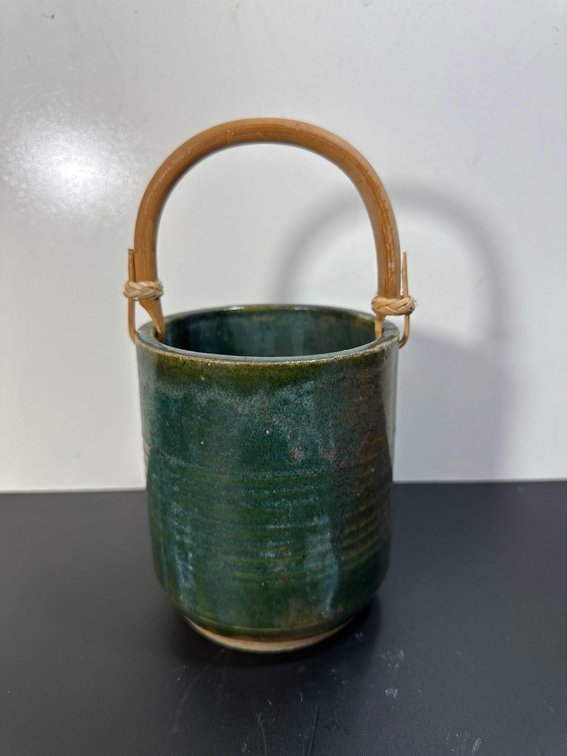 Kauai Artist Signed 2006 Green Basket Style Vase 