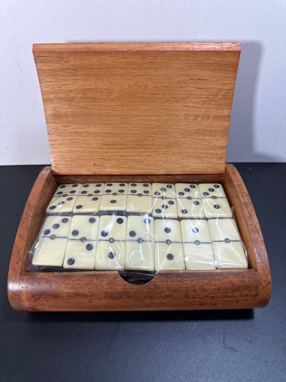Dominos New in Wood Box 