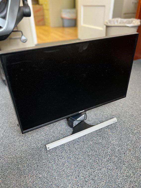 Samsung 24" Computer Monitor
