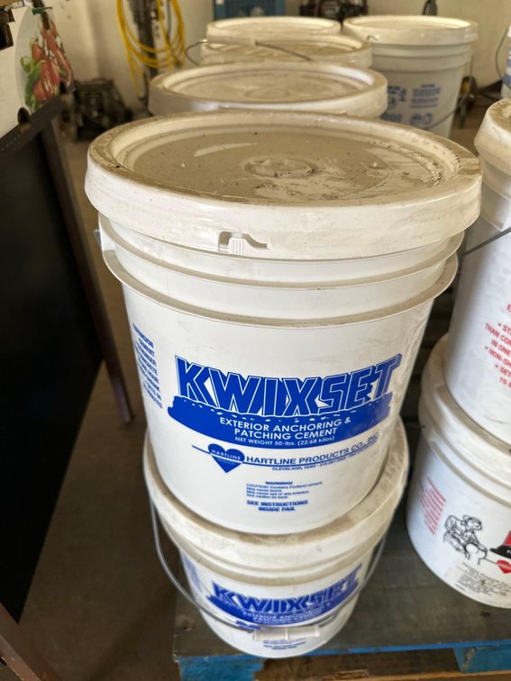 (X's 6) 5 Gallon Buckets