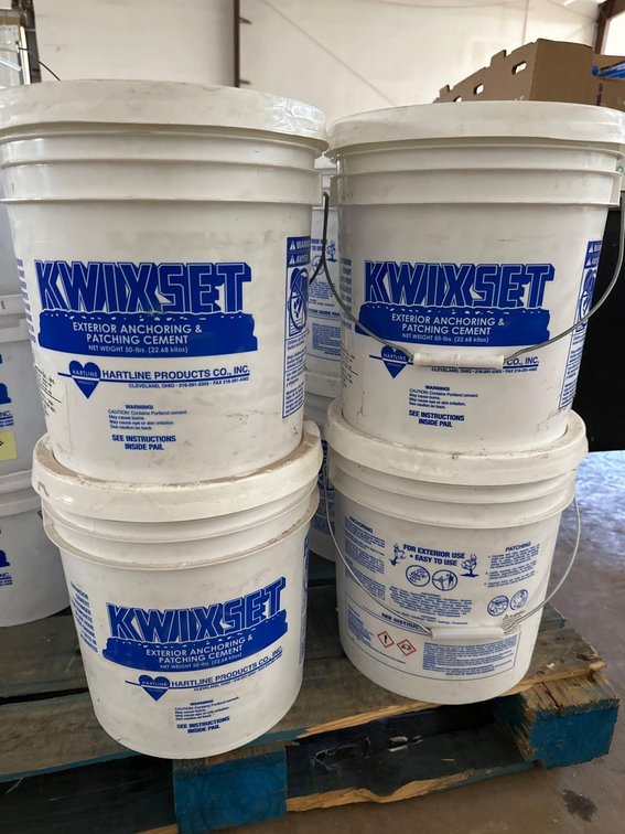 (X's 4) 5 Gallon Buckets