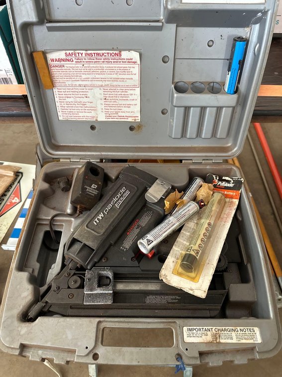 Paslode Impulse Model 325 Type 2 Cordless Nail Gun