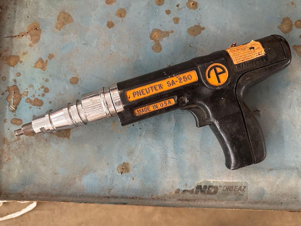 Pneutek SA-250 Semi-Automatic Threaded Stud and Pin Fastener