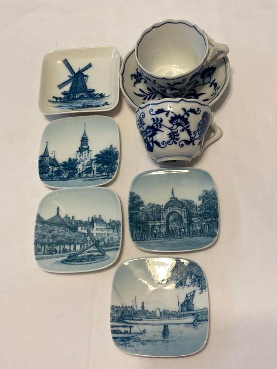 Porcelain Tea Set and Five Mini Decorative Plates