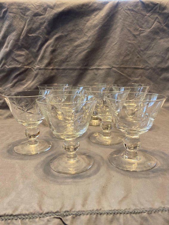 (X’s 8)Vintage Fostoria Starburst 4” Sherbet Glasses
