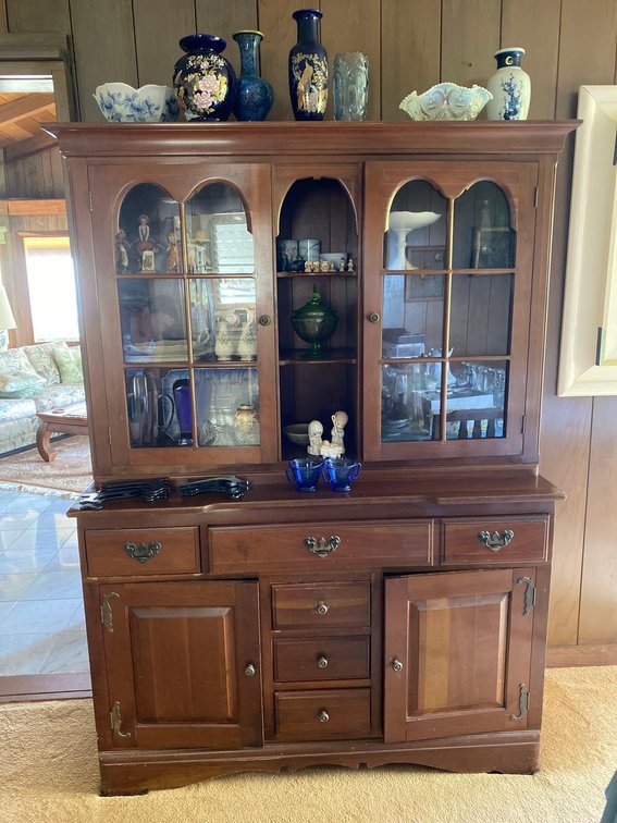 Vintage China/Collectibles Display Cabinet
