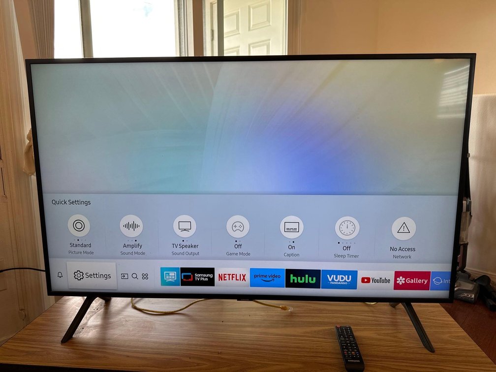 50" Samsung UN50NU710DF Television with Remote