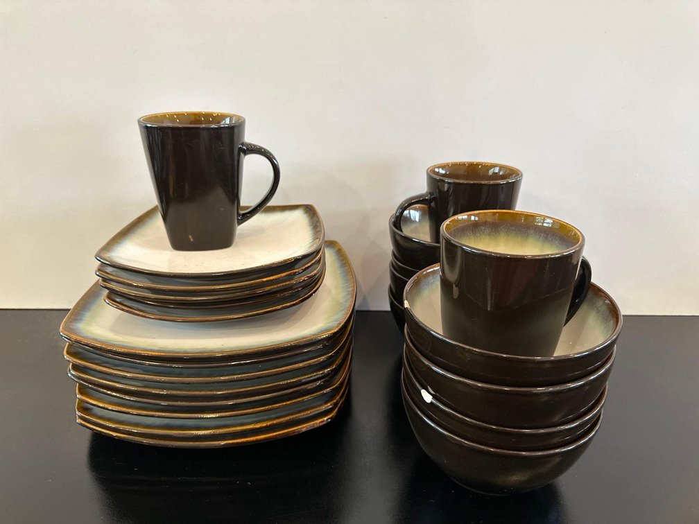 Better Homes & Gardens Stoneware Matching Set